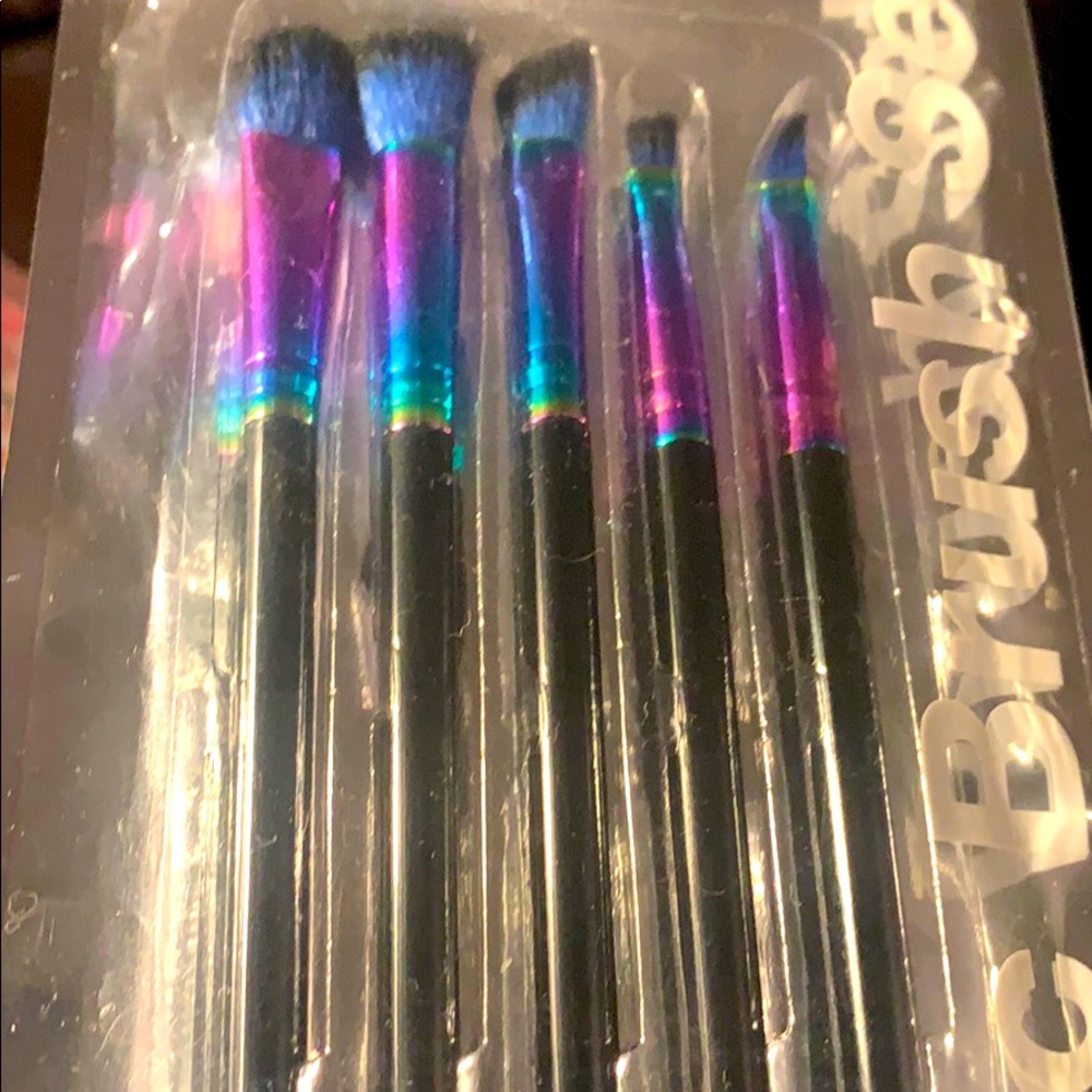 New Cosmetic Brush set eyes and eyebrows 5 pieces new